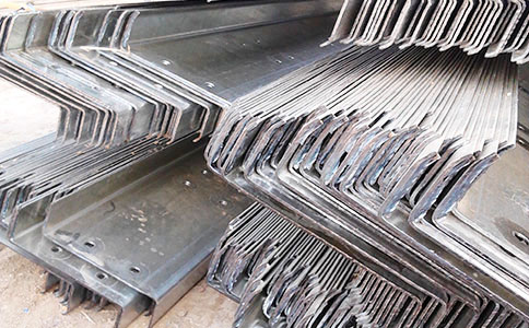 巖棉夾芯板 嚴(yán)格把控